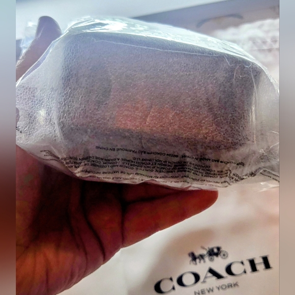 Coach Mini Court Backpack ๐๐จ๐ฅ๐ ๐๐ฎ๐ญ ๐๐๐ซ๐จ๐ฌ๐ฌ ๐๐จ๐๐๐ก ๐๐ญ๐จ๐ซ๐๐ฌ! - Picture 12 of 16